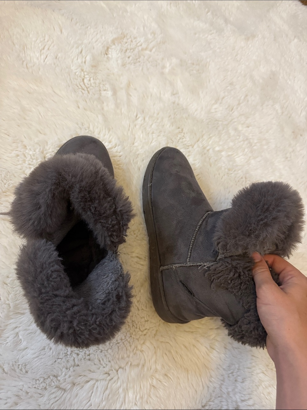 Women's Like-Ugg Boots - Gray